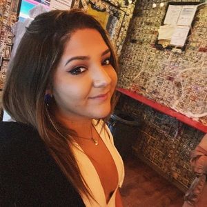 Meet your Posher, Gabriela